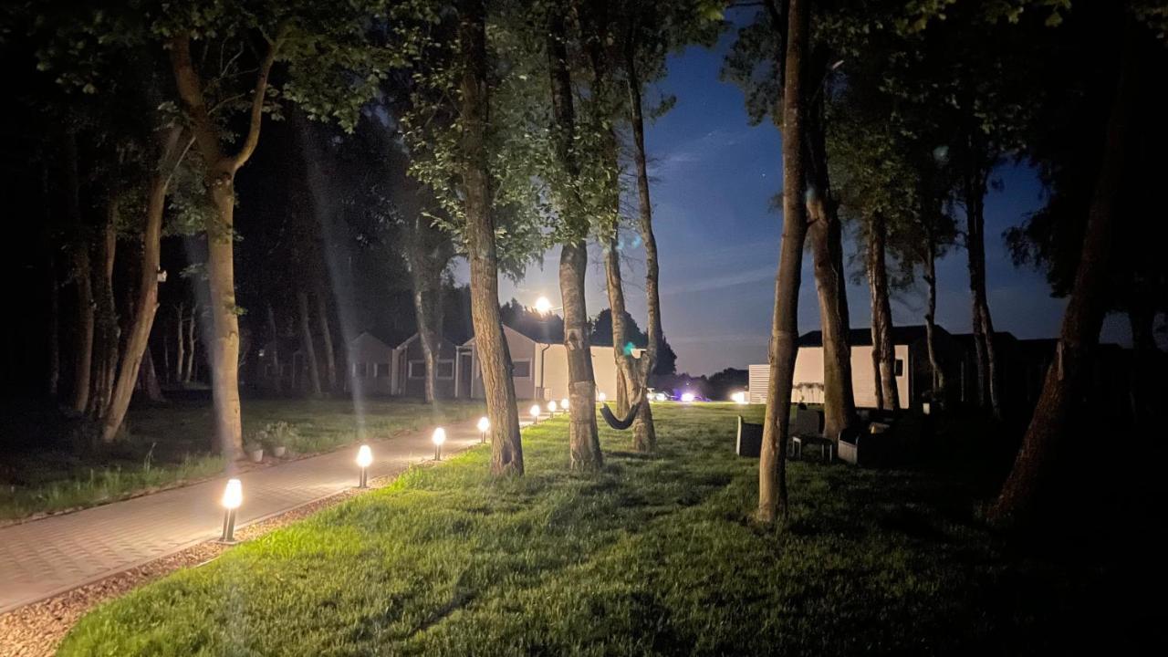 Lumi Resort Domki Letniskowe Z Podgrzewanym Basenem Rewal Extérieur photo