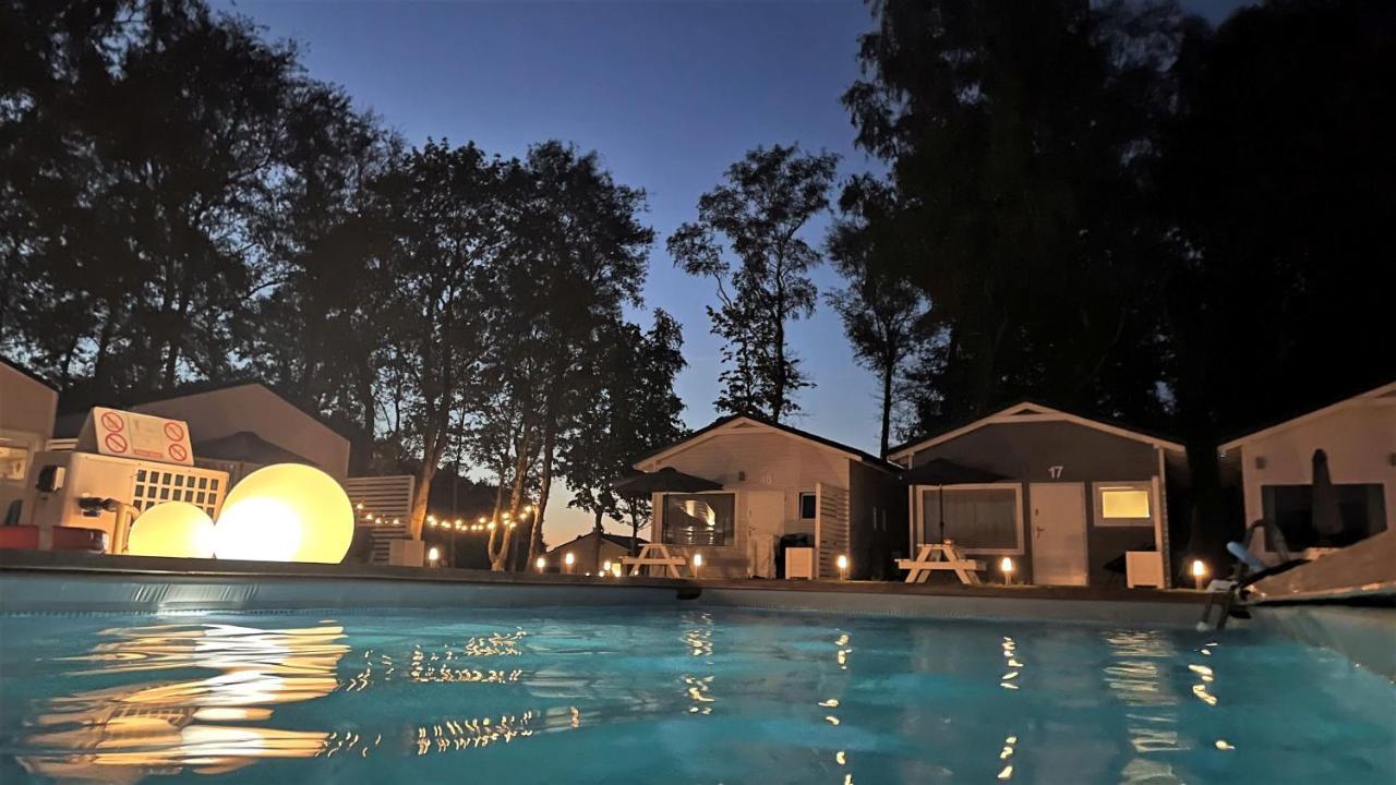 Lumi Resort Domki Letniskowe Z Podgrzewanym Basenem Rewal Extérieur photo