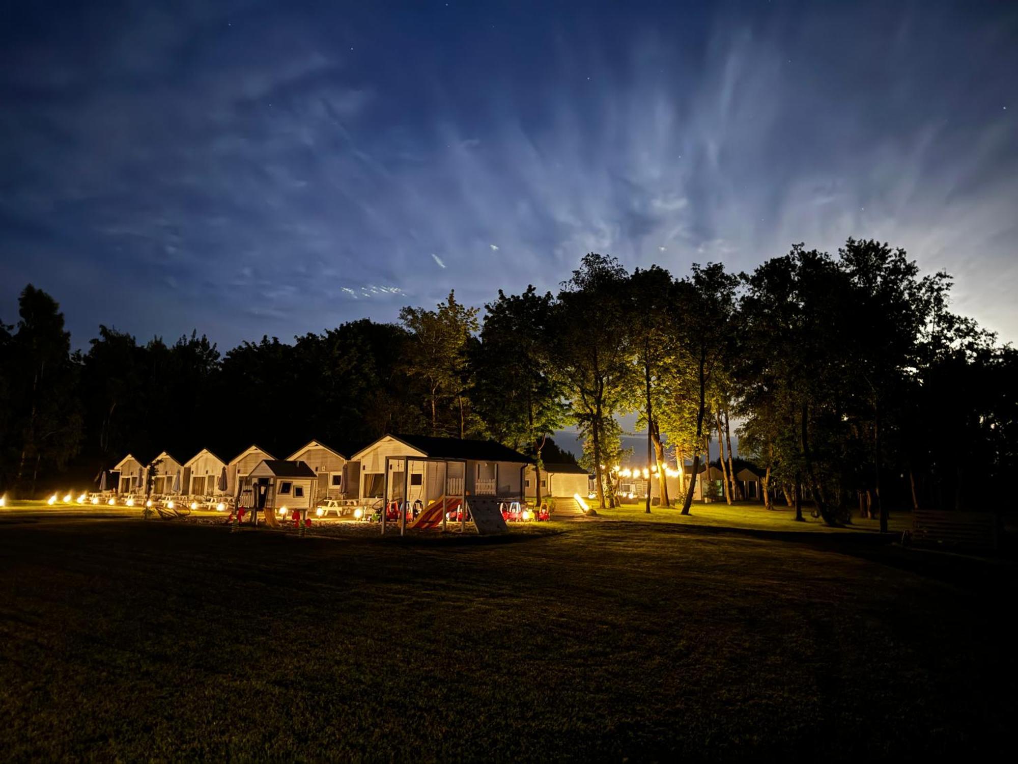 Lumi Resort Domki Letniskowe Z Podgrzewanym Basenem Rewal Extérieur photo