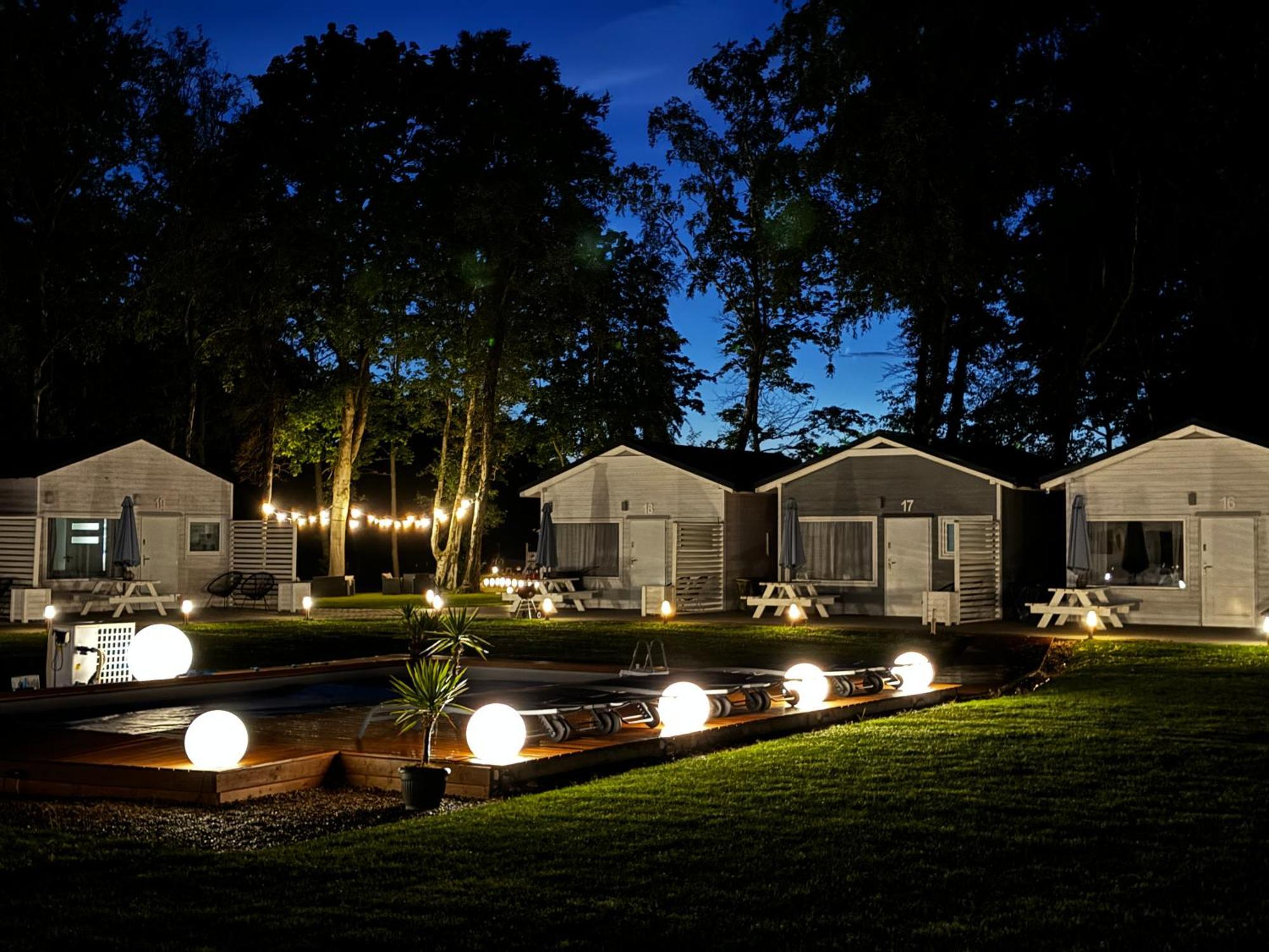 Lumi Resort Domki Letniskowe Z Podgrzewanym Basenem Rewal Extérieur photo